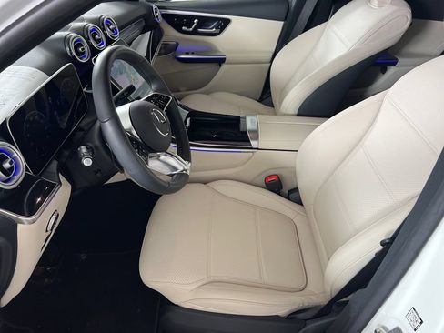 Used 2026 Mercedes-Benz GLC 300 image 4