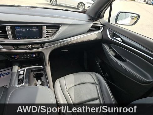 Used 2022 Buick Enclave Essence w/ Experience Buick Package AWD/4WD image 30