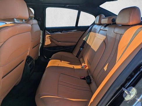 Used 2018 BMW 530e w/ M Sport Package 2 image 19