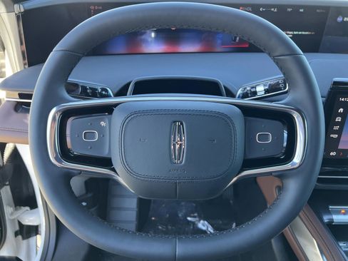 New 2026 Lincoln Nautilus Reserve image 4