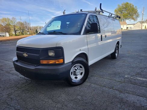 Used 2015 Chevrolet Express 2500 RWD image 3
