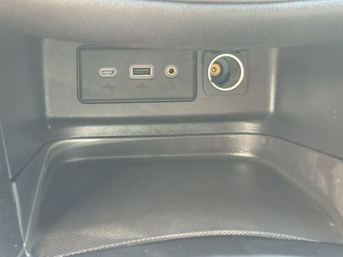 Used 2019 Chevrolet Equinox LT FWD image 32