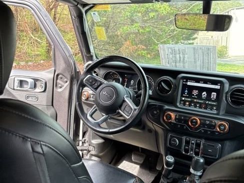 Used 2020 Jeep Wrangler Unlimited Sahara image 27