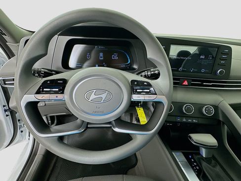 New 2026 Hyundai Elantra SE FWD image 10