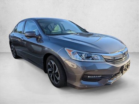Used 2016 Honda Accord EX image 3