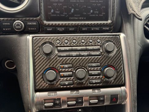Used 2010 Nissan GT-R Premium AWD/4WD image 21