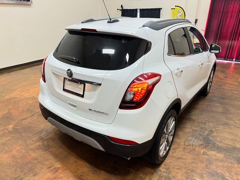 Used 2020 Buick Encore Preferred FWD image 47