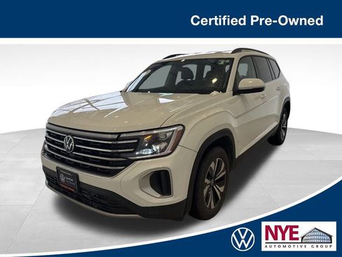 Used 2024 Volkswagen Atlas SE image 1