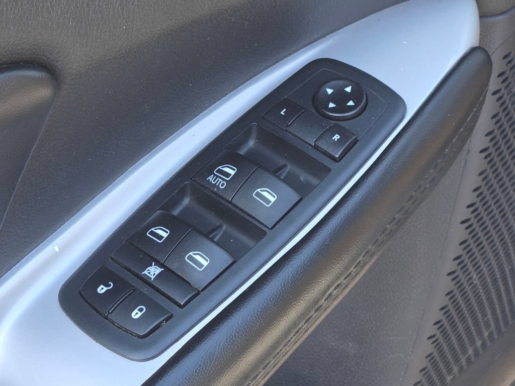 Used 2020 Dodge Journey SE w/ SE Popular Equipment Group FWD image 29