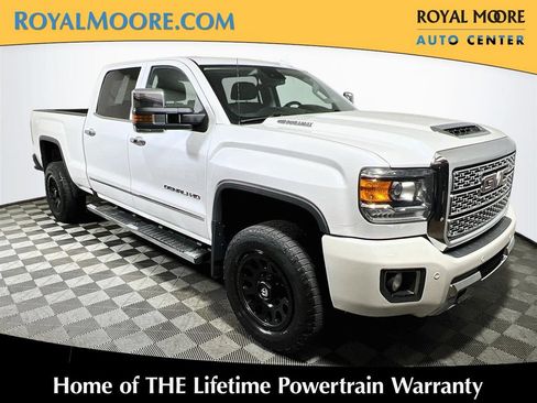 Used 2018 GMC Sierra 2500 Denali AWD/4WD image 1
