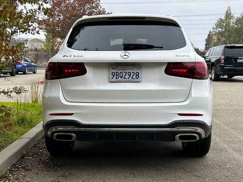 Used 2022 Mercedes-Benz GLC 300 4MATIC image 4