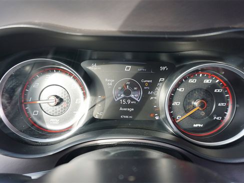 Used 2019 Dodge Charger SXT image 7