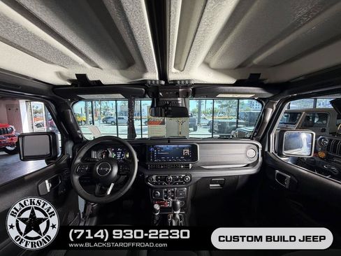 Used 2025 Jeep Wrangler Unlimited Rubicon 4xe AWD/4WD image 22