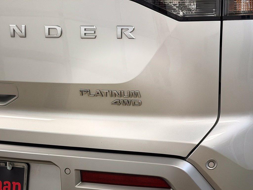 Used 2024 Nissan Pathfinder Platinum AWD/4WD image 6
