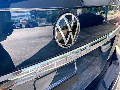 Used 2021 Volkswagen Atlas SE w/ Panoramic Sunroof Package FWD image 10
