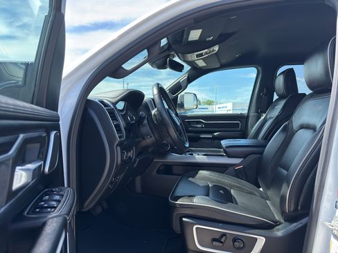 Used 2023 RAM 1500 Laramie AWD/4WD image 11