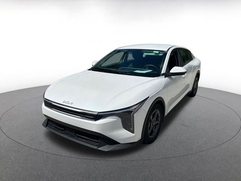 Used 2025 Kia K4 LXS image 9