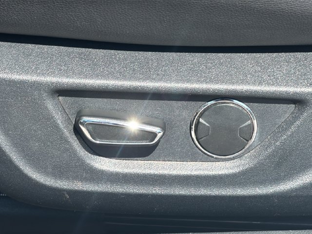 Used 2015 Ford Mustang Premium RWD image 13