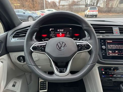 Used 2024 Volkswagen Tiguan SE R-Line image 12