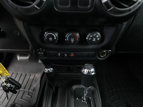 Used 2013 Jeep Wrangler Sport AWD/4WD image 18