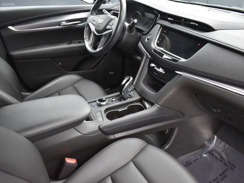 Used 2023 Cadillac XT5 Luxury image 32