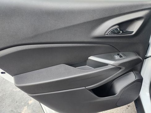 New 2026 Chevrolet Trax RS w/ Sunroof Package image 16