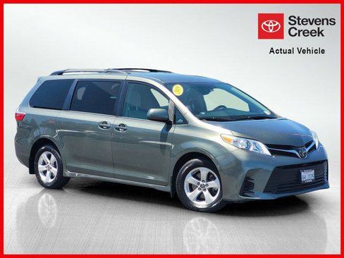 Certified 2019 Toyota Sienna LE FWD image 1