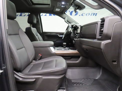 Used 2024 Chevrolet Silverado 1500 RST AWD/4WD image 33