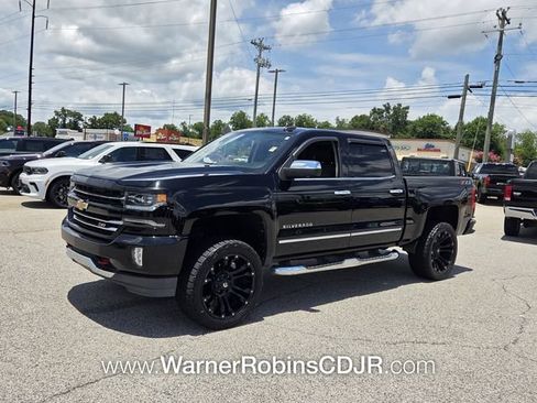 Used 2018 Chevrolet Silverado 1500 LTZ Z71 AWD/4WD image 3