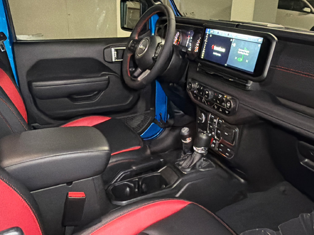 Used 2024 Jeep Wrangler Unlimited Rubicon w/ Technology Group AWD/4WD image 11