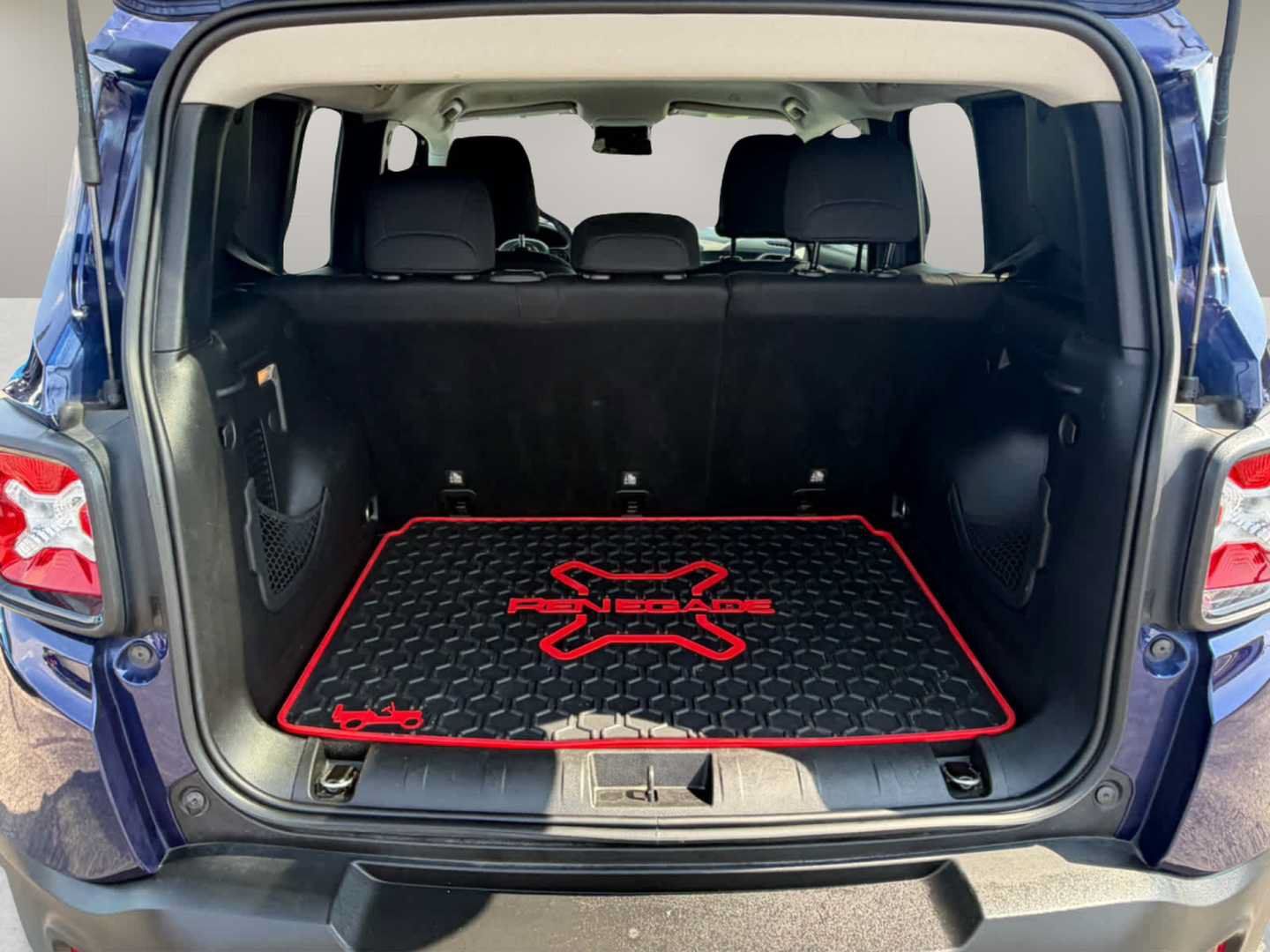 Used 2019 Jeep Renegade Altitude w/ Quick Order Package 2XM AWD/4WD image 23