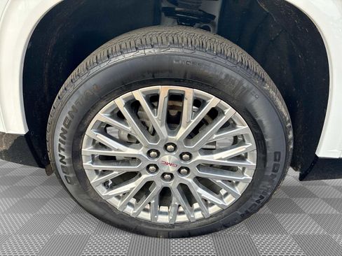 Used 2024 GMC Acadia Denali image 34