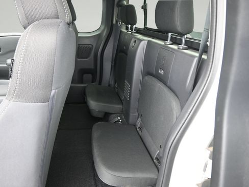 Certified 2024 Nissan Frontier SV w/ SV Convenience Package RWD image 11