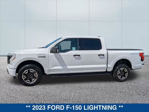Used 2023 Ford F150 Lightning XLT AWD/4WD image 4