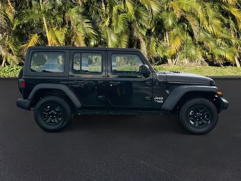 Used 2019 Jeep Wrangler Unlimited Sport AWD/4WD image 3