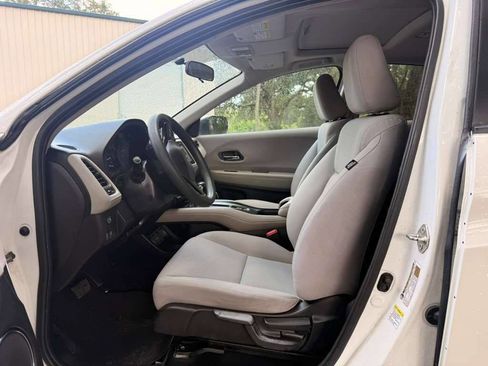 Used 2016 Honda HR-V EX image 11