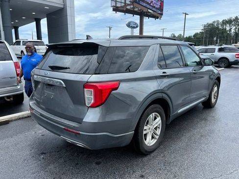Used 2021 Ford Explorer XLT w/ Equipment Group 202A RWD image 8