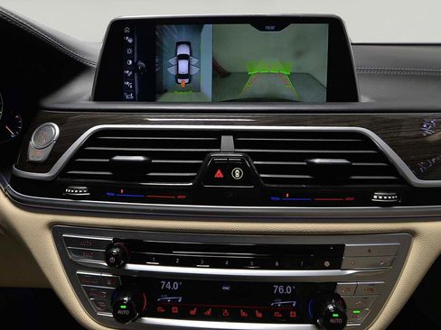 Used 2017 BMW 750i xDrive image 15