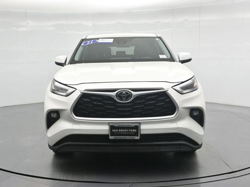 Used 2021 Toyota Highlander LE image 58