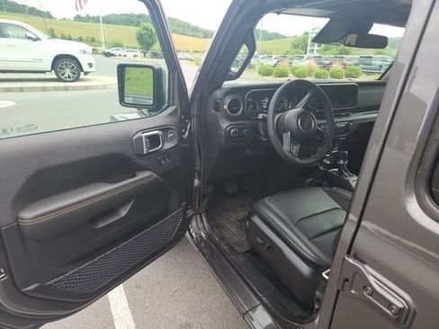 Used 2026 Jeep Gladiator Sport AWD/4WD image 14