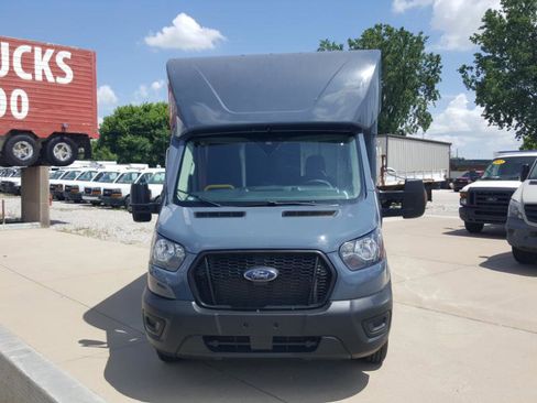 Used 2021 Ford Transit 350 DRW image 4