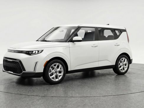 Used 2025 Kia Soul LX w/ LX Technology Package FWD image 3