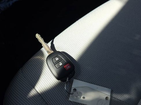 Used 2026 Toyota Corolla Cross L FWD image 28