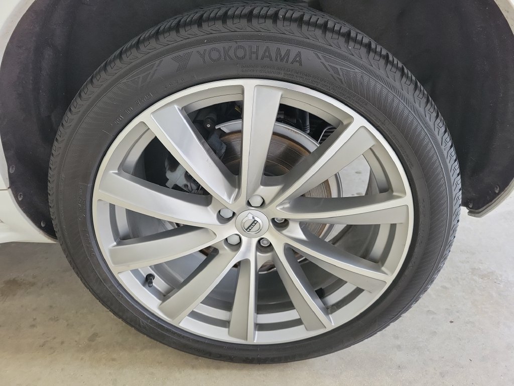 Used 2021 Volvo XC90 T6 R-Design w/ Advanced Package AWD/4WD image 12
