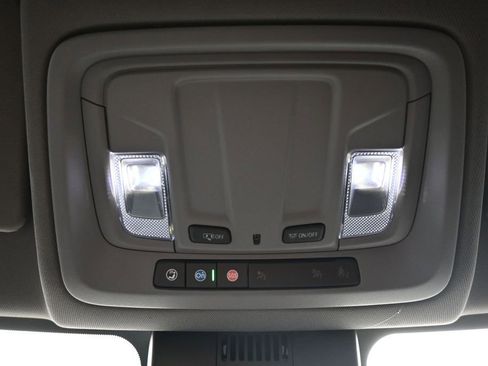 Used 2022 Chevrolet Silverado 1500 RST AWD/4WD image 15