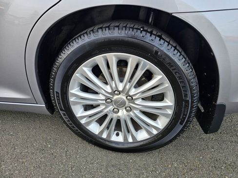 Used 2014 Chrysler 300 C w/ Light Group image 10