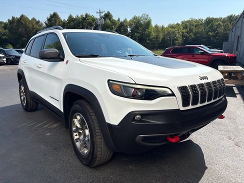 Used 2021 Jeep Cherokee Trailhawk w/ Sun, Sound & Nav Group AWD/4WD image 2