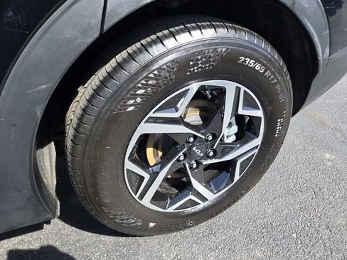 Used 2025 Kia Sportage LX image 43