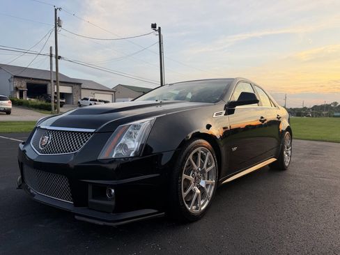 Used 2010 Cadillac CTS V RWD image 2