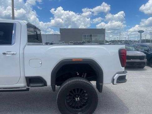 Used 2024 GMC Sierra 2500 Denali Ultimate AWD/4WD image 8